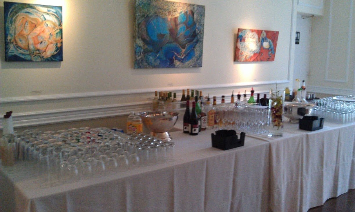 Claire and Benjamin’s wedding, photo 3 — bar setup