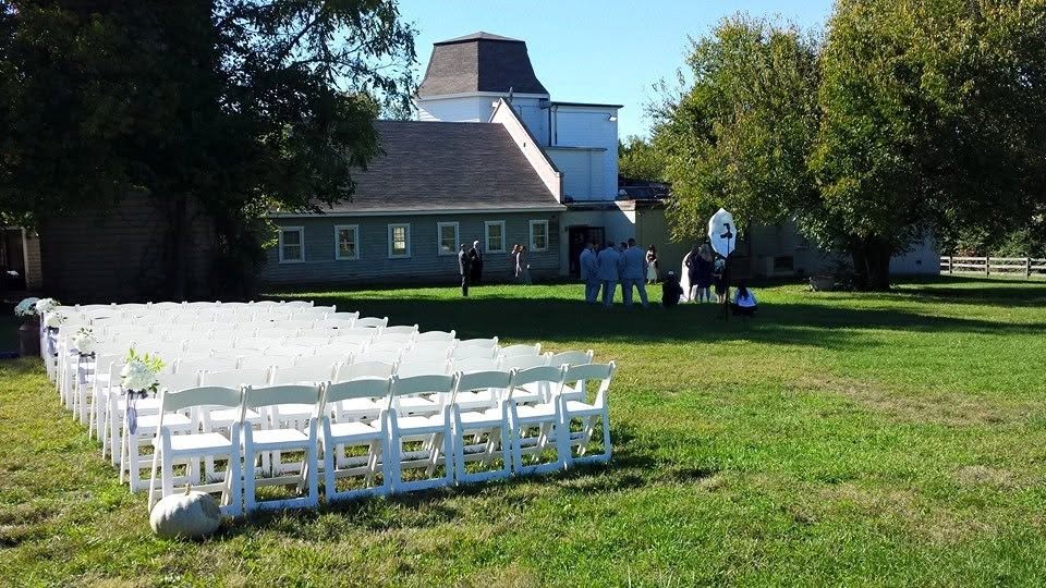 Natalie and Andrew’s wedding, photo 3 — the venue's main house and lawn