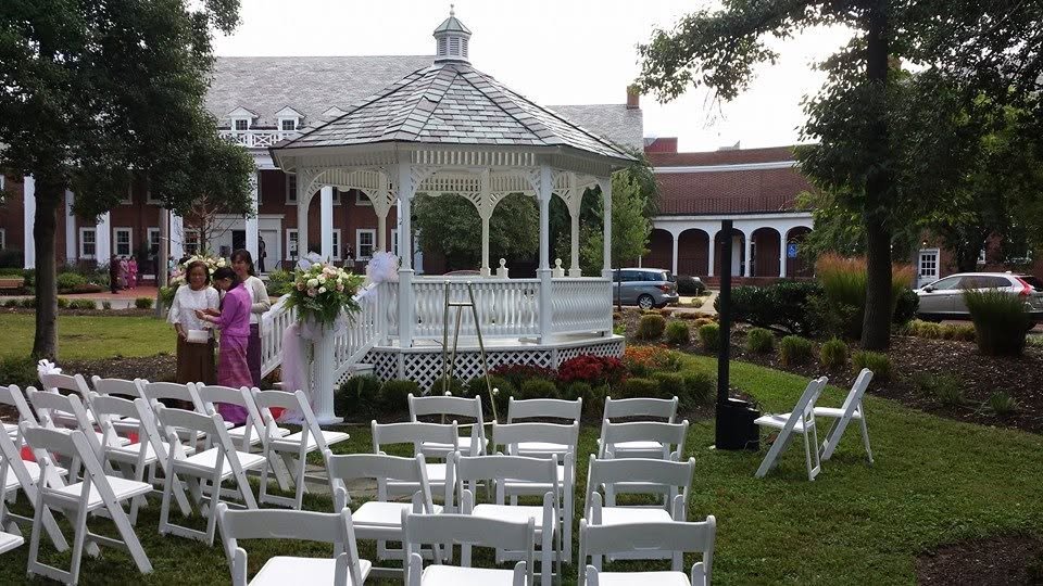 Natalie and Andrew’s wedding, photo 2 — wedding party greeting guests at the gazebo