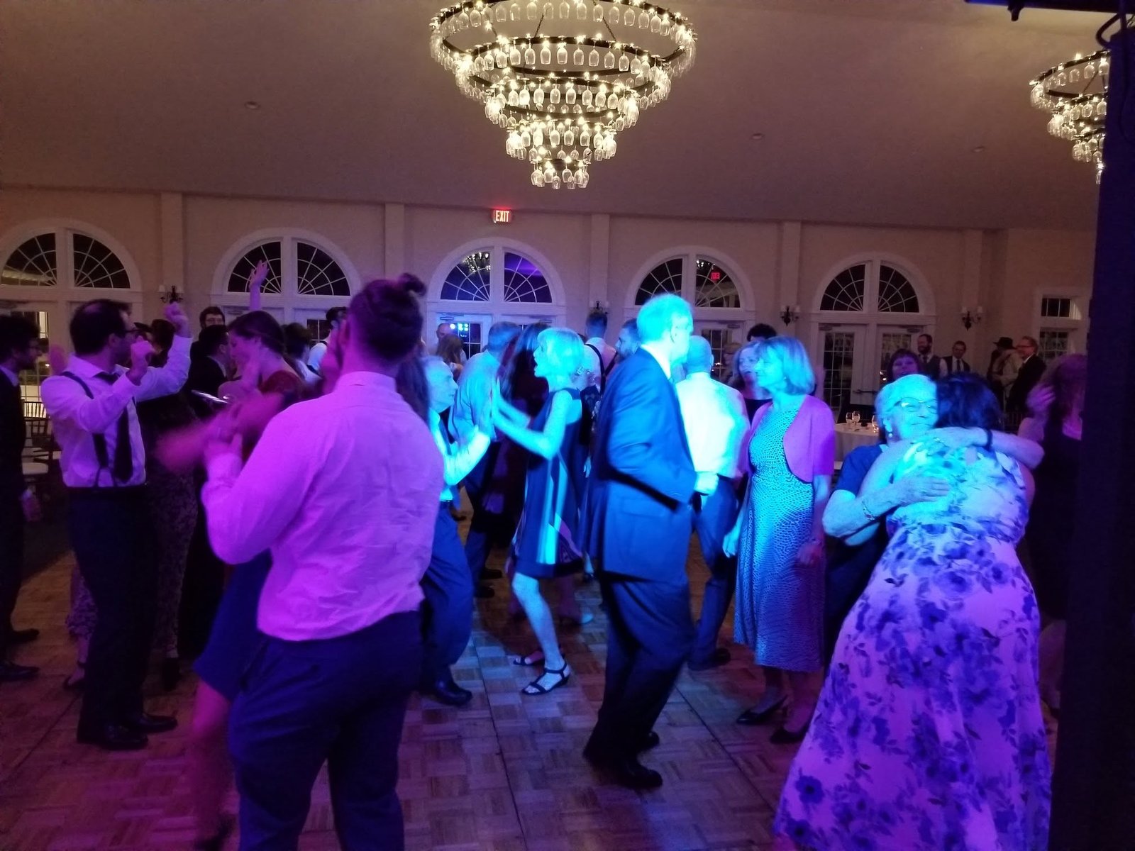 Rachel and Michael's wedding, photo 3 — packed dance floor